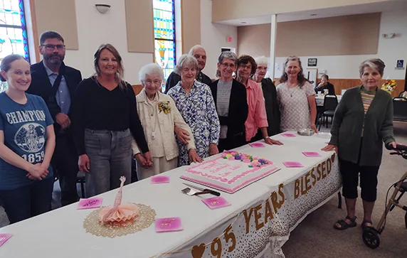 1-D_ReligieusesHospitalieresSJ_Associes_DevenirAssocie_96eAnniversaire_Appel_Carrousel
