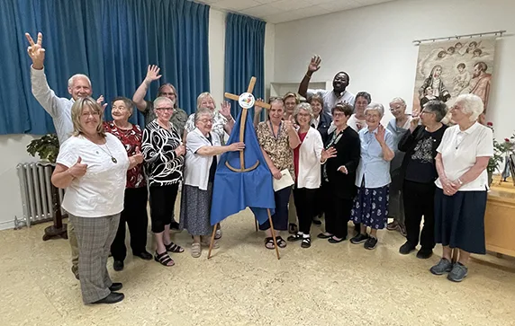 3-D_ReligieusesHospitalieresSJ_Associes_DevenirAssocie_Appel_VIsiteCoordonnatrice_Carrousel