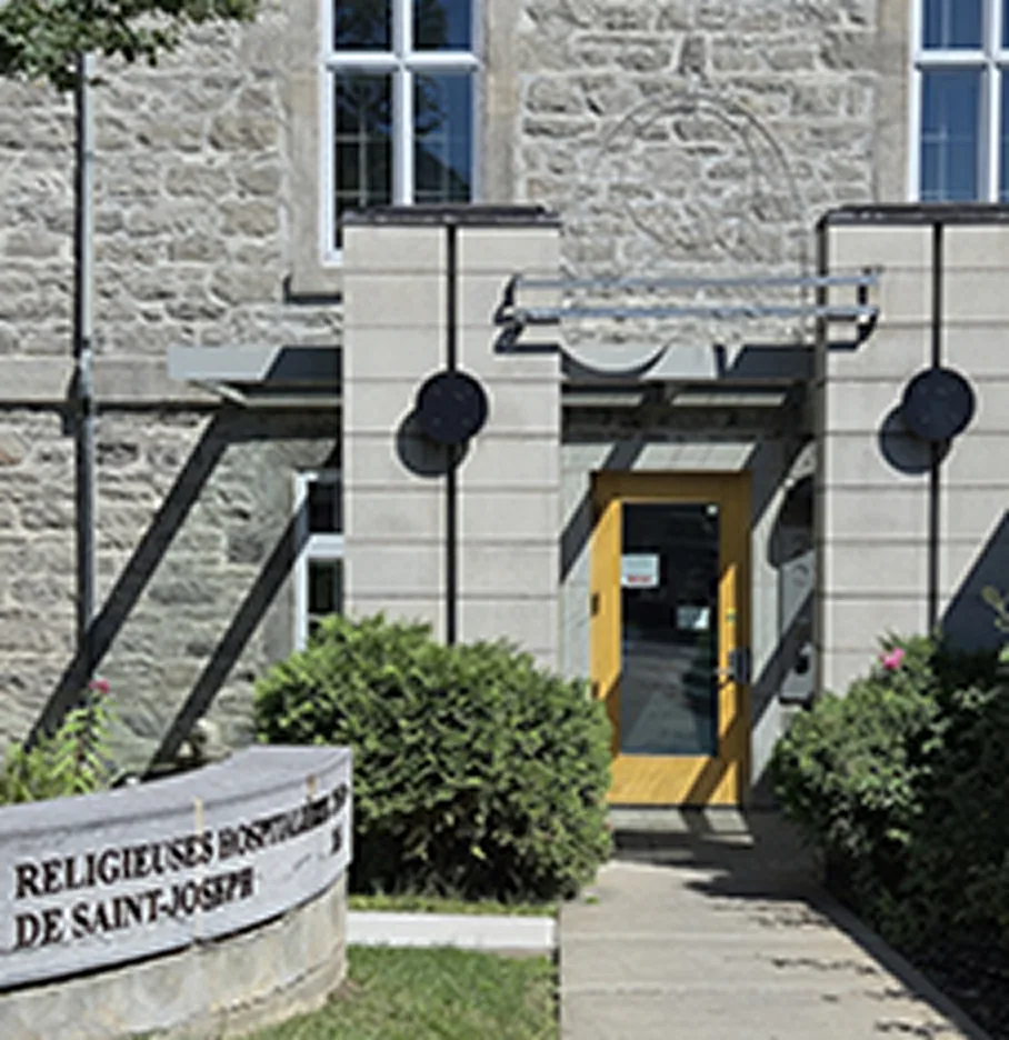 9-D_ReligieusesHospitalieresSJ_accueil_HieraAujourdhui_Canada-V2 1